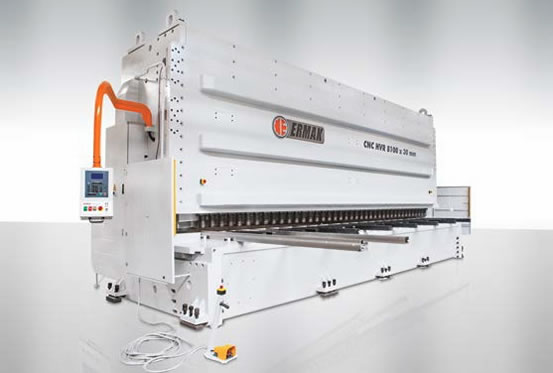 Schwere CNC-Hydraulik-Tafelschere HVR 8100 x 30 für große Blechdicken